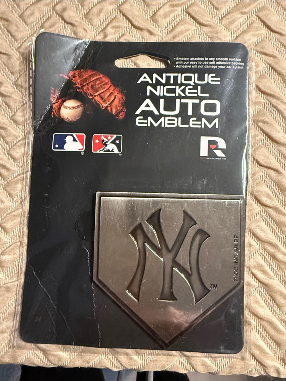 MLB New York Yankees Antique Nickel Auto Emblem - Silver/Black